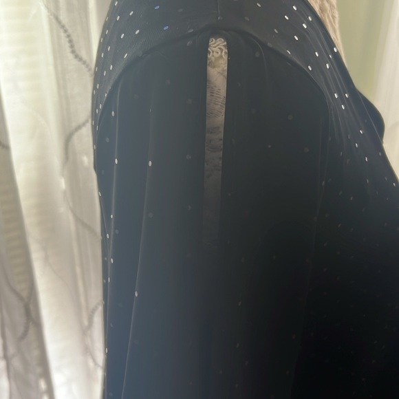 Beautiful tunic, cold shoulder, was subtle sparkle - Picture 3 of 4